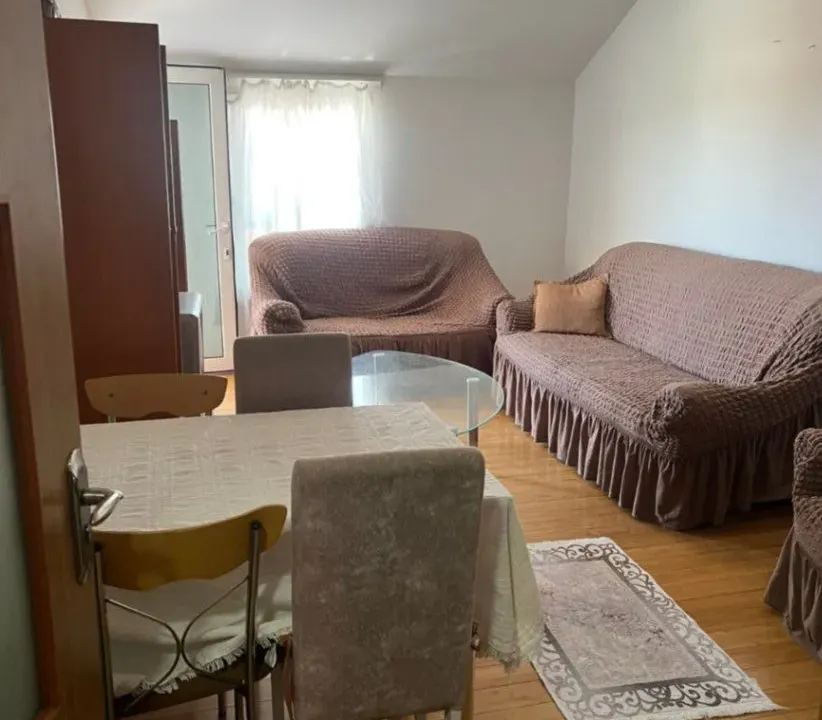 Izdavanje, dvosoban stan, 65m², Krivi Most, Podgorica