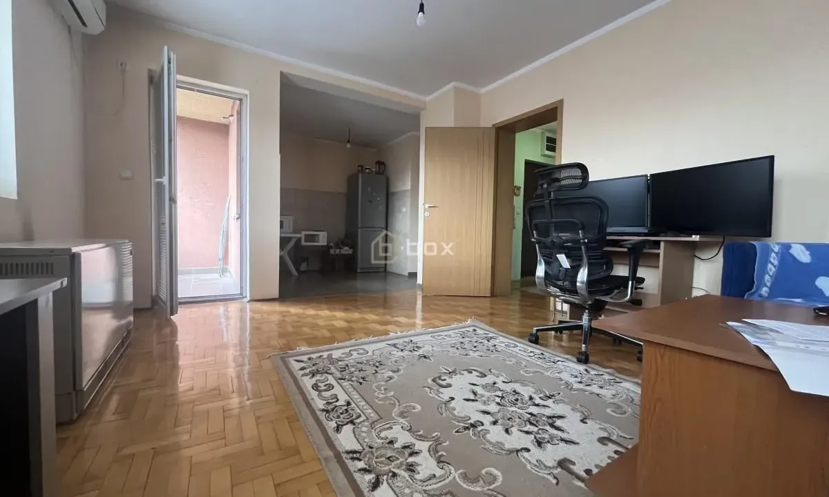 Prodaja, dvosoban stan, 59m², Pantelej, Niš