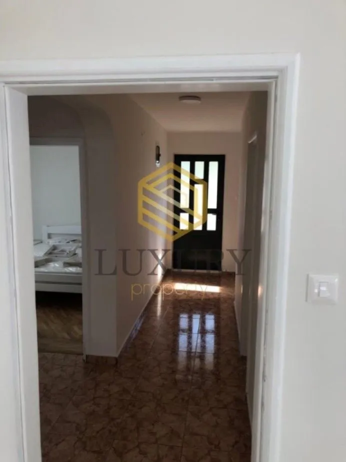 Izdavanje, dvosoban stan, 72m², Momišići, Podgorica