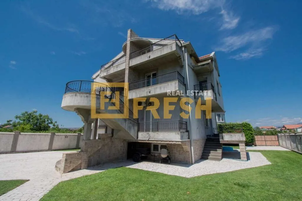 Prodaja, kuća, 550m², Zabjelo, Podgorica