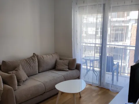 Rent, one bedroom apartment, 37m², Budva, Crna Gora - image 2