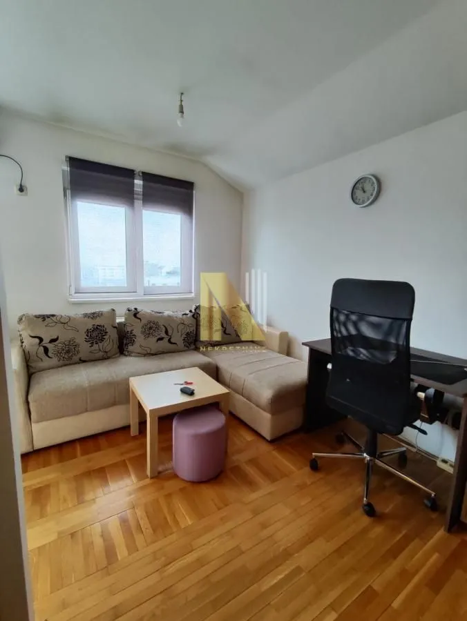 Izdavanje, garsonjera, 25m², Salajka, Novi Sad Sve Podlokacije