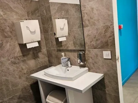 Izdavanje, poslovni prostor, 2150m², Zemun Sve Podlokacije, Beograd - image 16