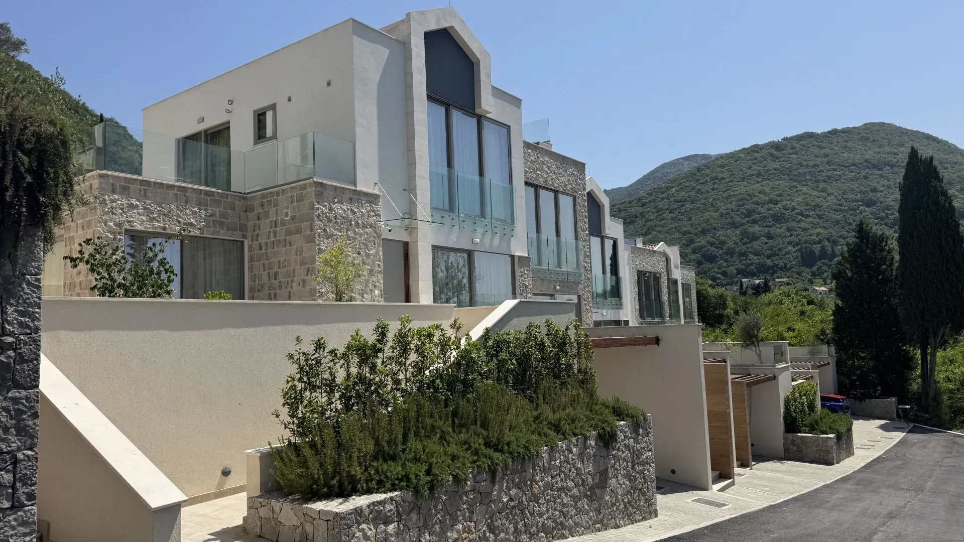 Prodaja, kuća, 236m², Gornja Lastva, Tivat