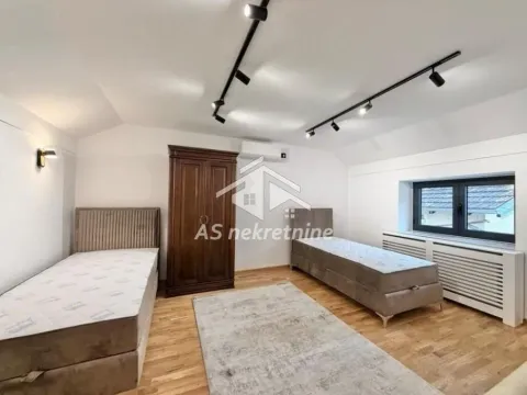 Rent, house, 80m², Stari Grad, Beograd - image 11