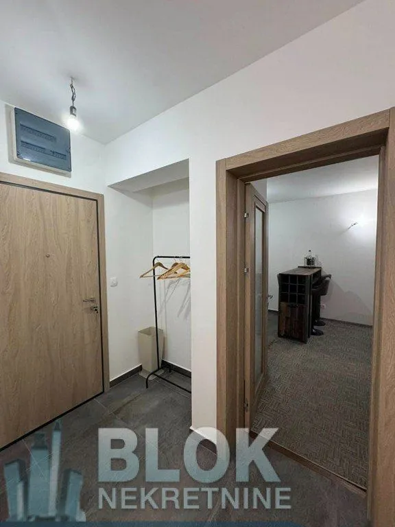 Rent, office space, 70m², Master Kvart, Podgorica