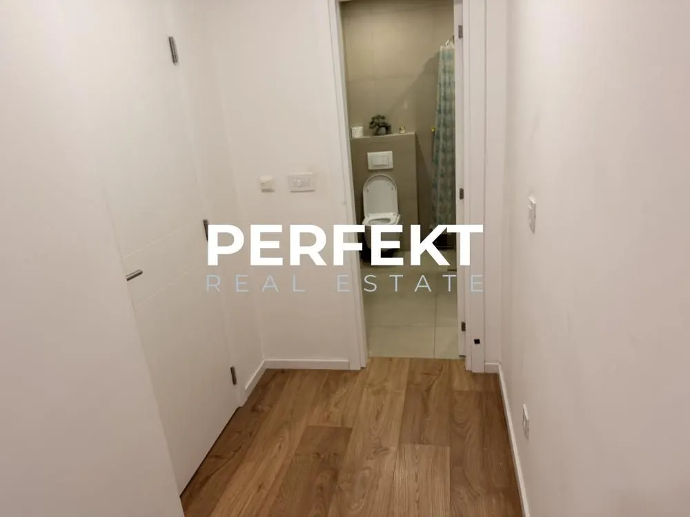 Prodaja, četvorosoban stan, 100m², Centar, Pančevo