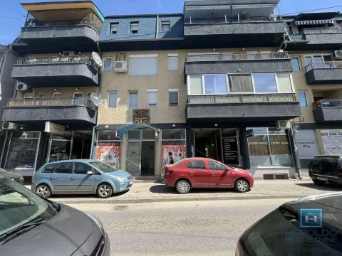 Prodaja, poslovni prostor, 46m², Centar, Jagodina