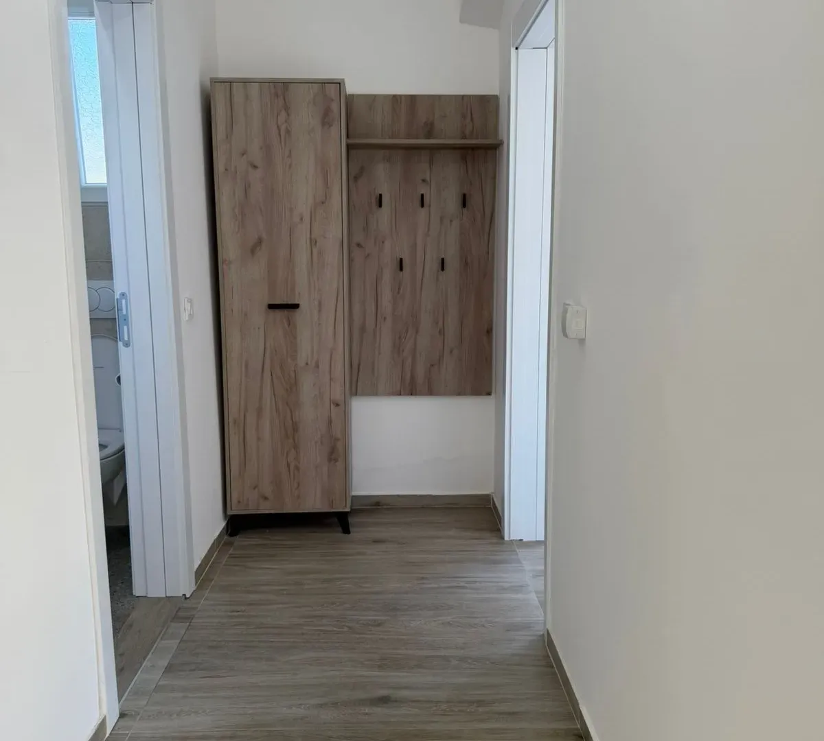 Izdavanje, dvosoban stan, 66m², Bonići, Tivat