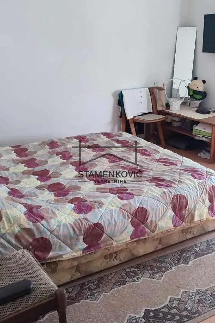 Prodaja, kuća, 330m², Veternik, Novi Sad Sve Podlokacije