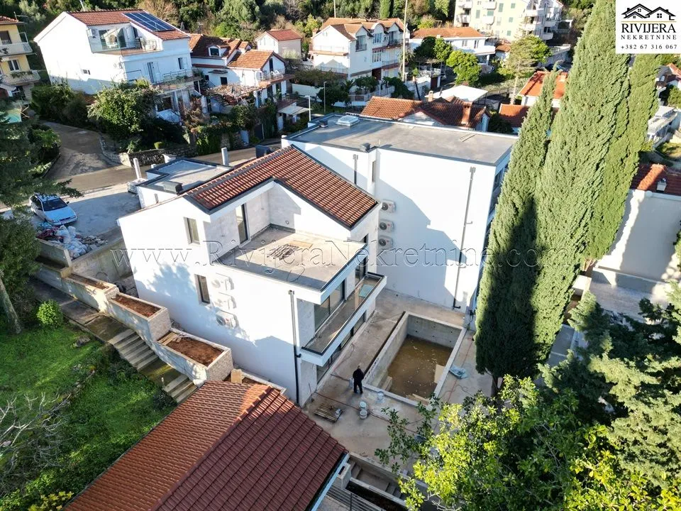 Prodaja, kuća, 237m², Njivice, Herceg Novi