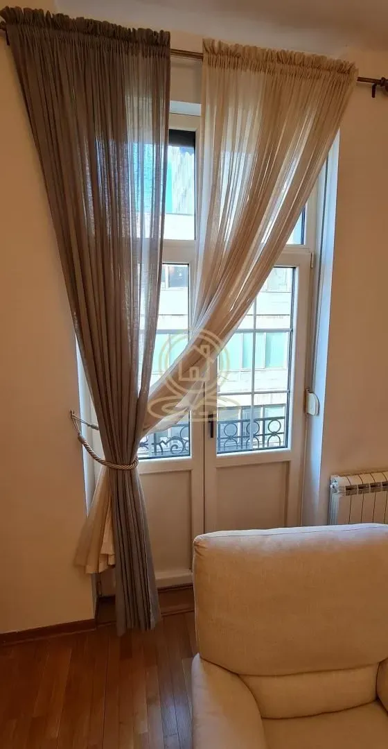 Izdavanje, jednosoban stan, 35m², Vračar Sve Podlokacije, Beograd