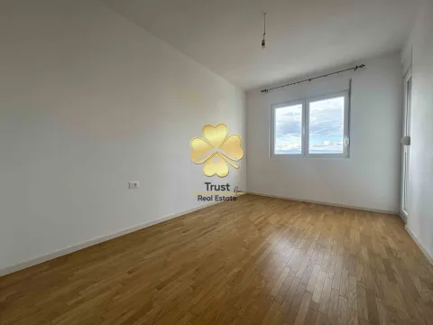 Izdavanje, dvosoban stan, 70m², Stari Aerodrom, Podgorica - image 8