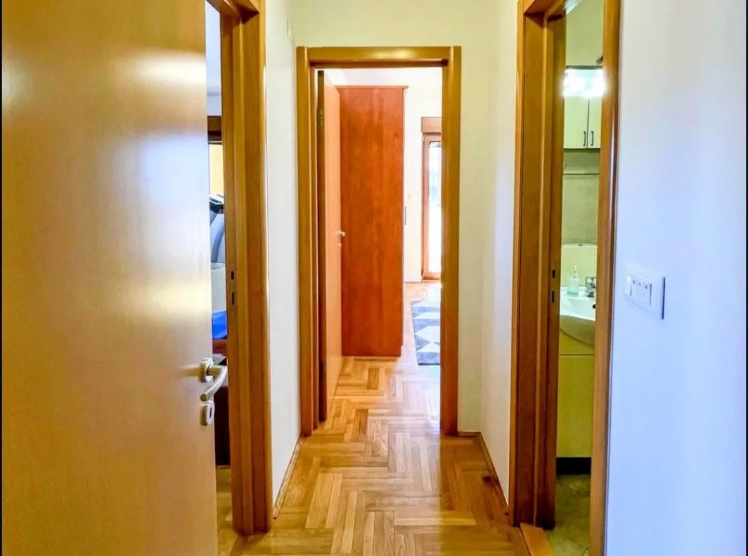 Prodaja, trosoban stan, 105m², Stari Aerodrom, Podgorica