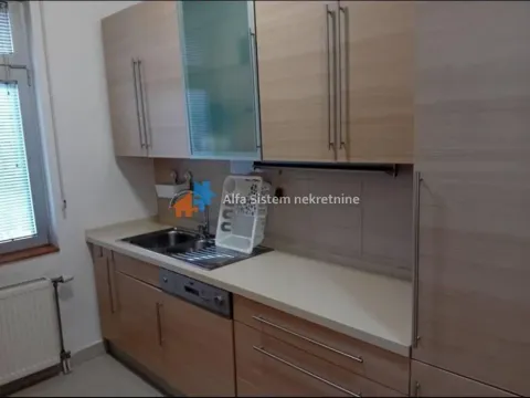 Izdavanje, trosoban stan, 98m², Savski Venac, Beograd - image 6