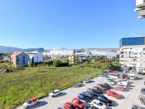 Izdavanje, dvosoban stan, 56m², 1 maj, Podgorica - image 9