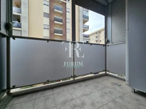 Izdavanje, jednosoban stan, 50m², City Kvart, Podgorica - image 12