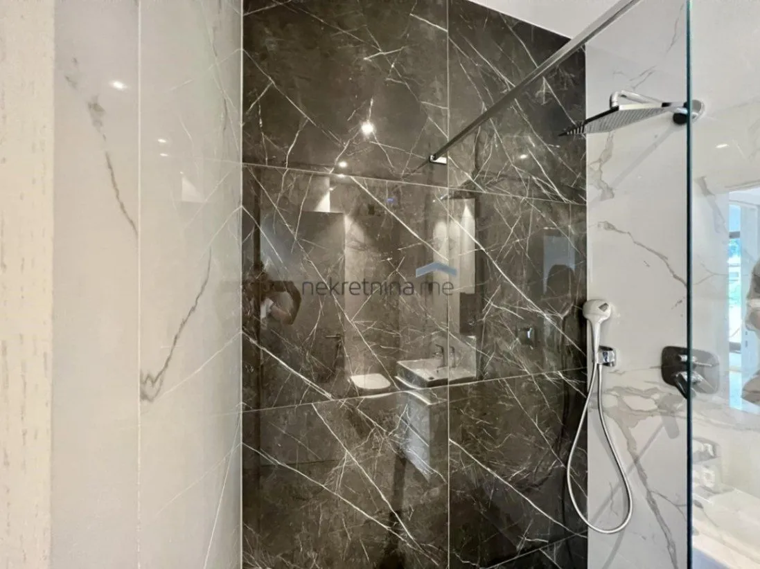 Prodaja, dvosoban stan, 86m², Centar, Podgorica