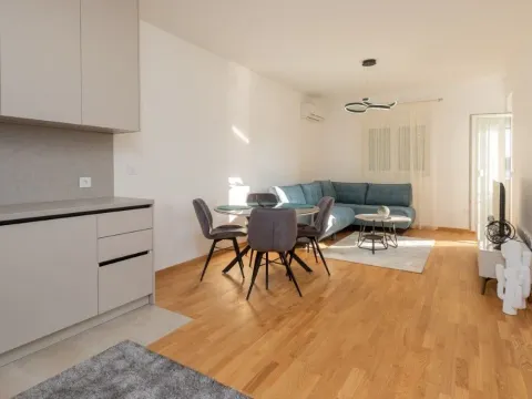 Rent, one bedroom apartment, 46m², Stari Aerodrom, Podgorica - image 1