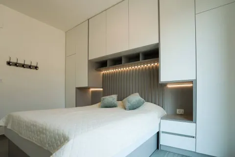 Rent, two bedroom apartment, 75m², Bečići, Budva - image 6