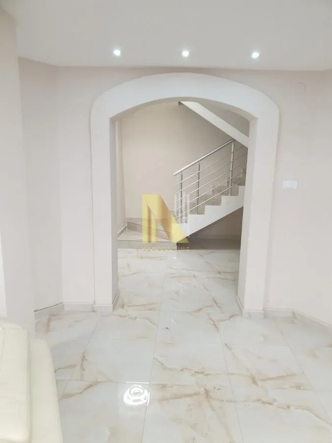 Rent, office space, 550m², Petrovaradin, Novi Sad