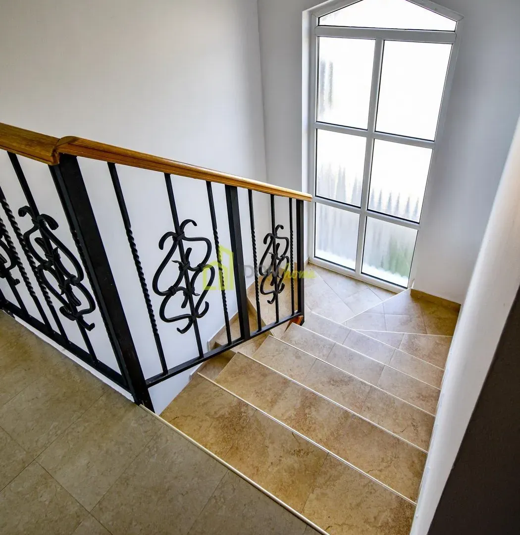 Rent, house, 185m², Tološi, Podgorica
