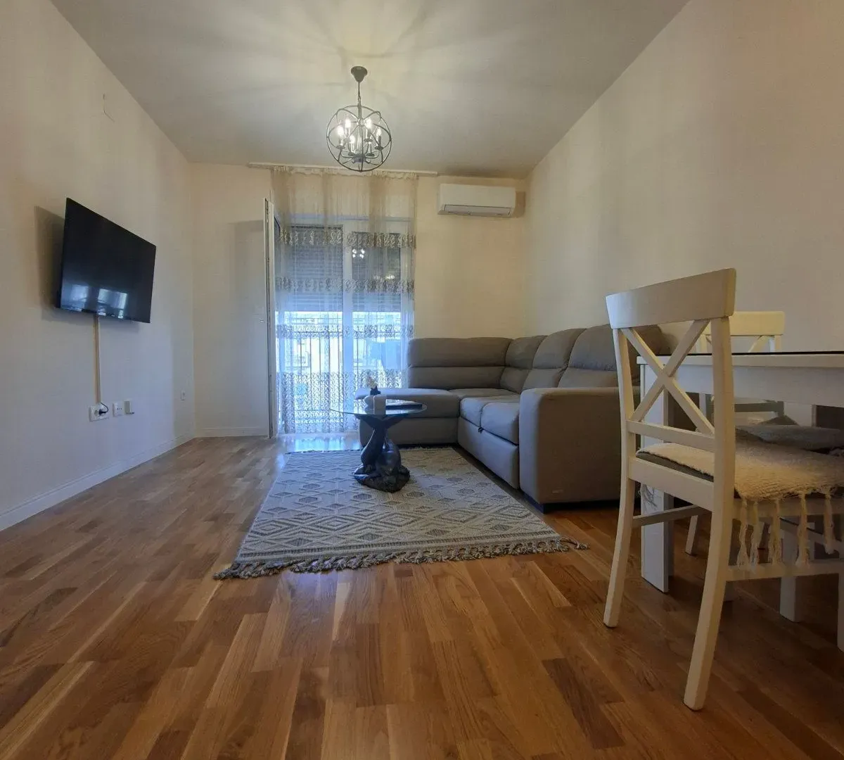 Rent, one bedroom apartment, 40m², Pobrežje, Podgorica