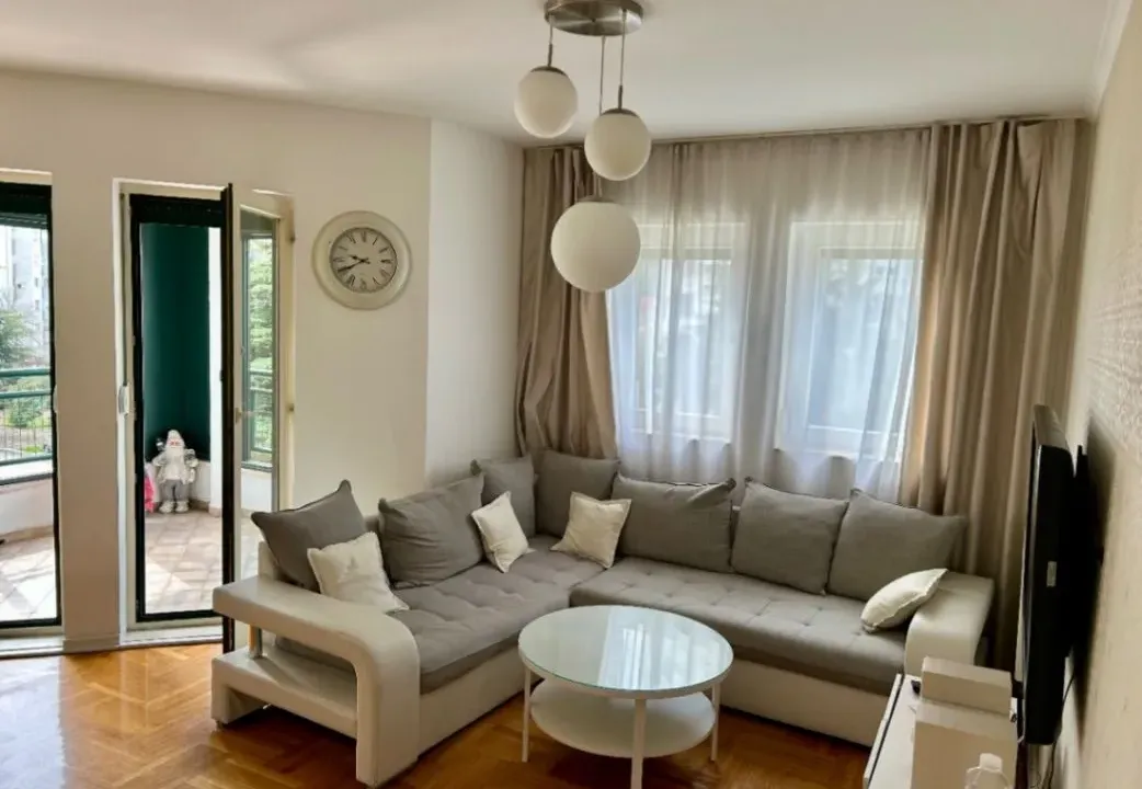 Izdavanje, jednosoban stan, 56m², Obala Morače, Podgorica