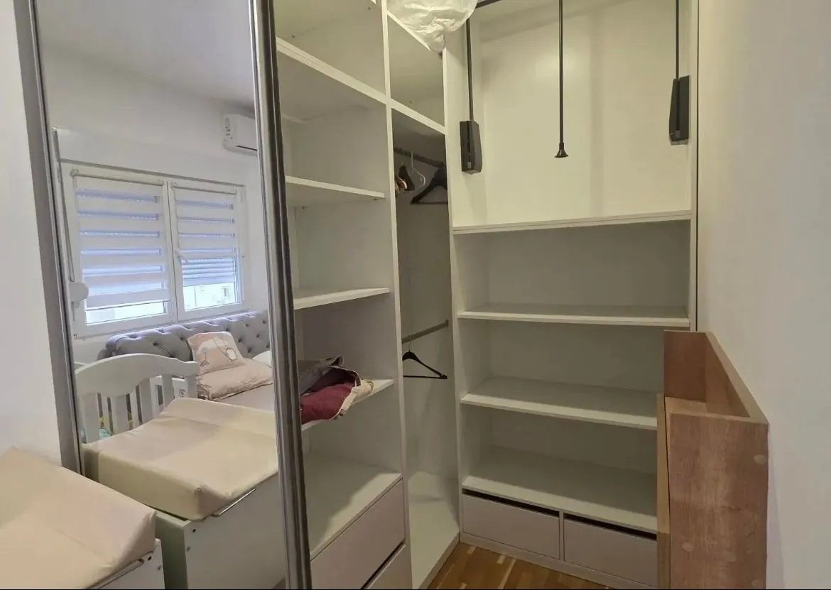 Izdavanje, jednosoban stan, 72m², Blok 9, Podgorica