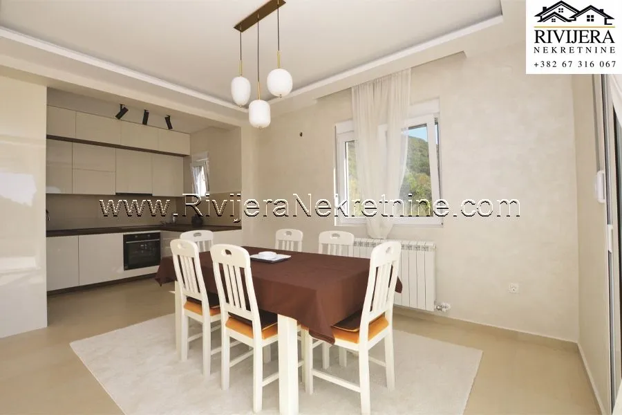 Prodaja, kuća, 220m², Zelenika, Herceg Novi
