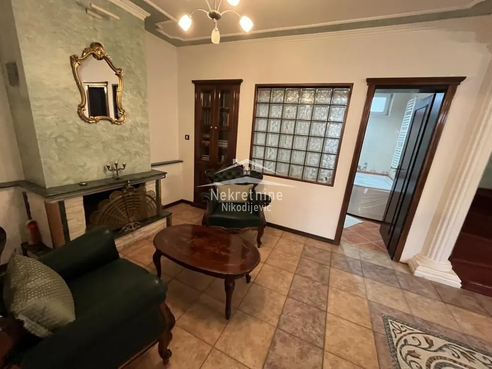 Rent, house, 220m², Savski Venac, Beograd