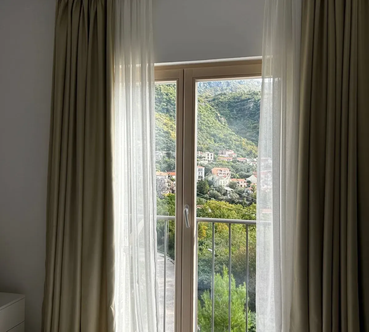 Izdavanje, garsonjera, 28m², Pržno, Budva