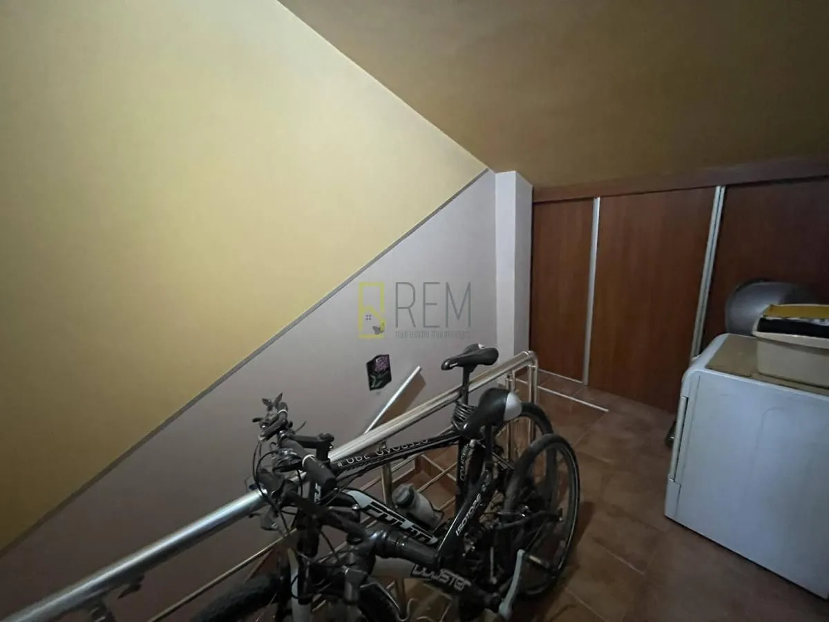 Prodaja, trosoban stan, 90m², Ljubović, Podgorica