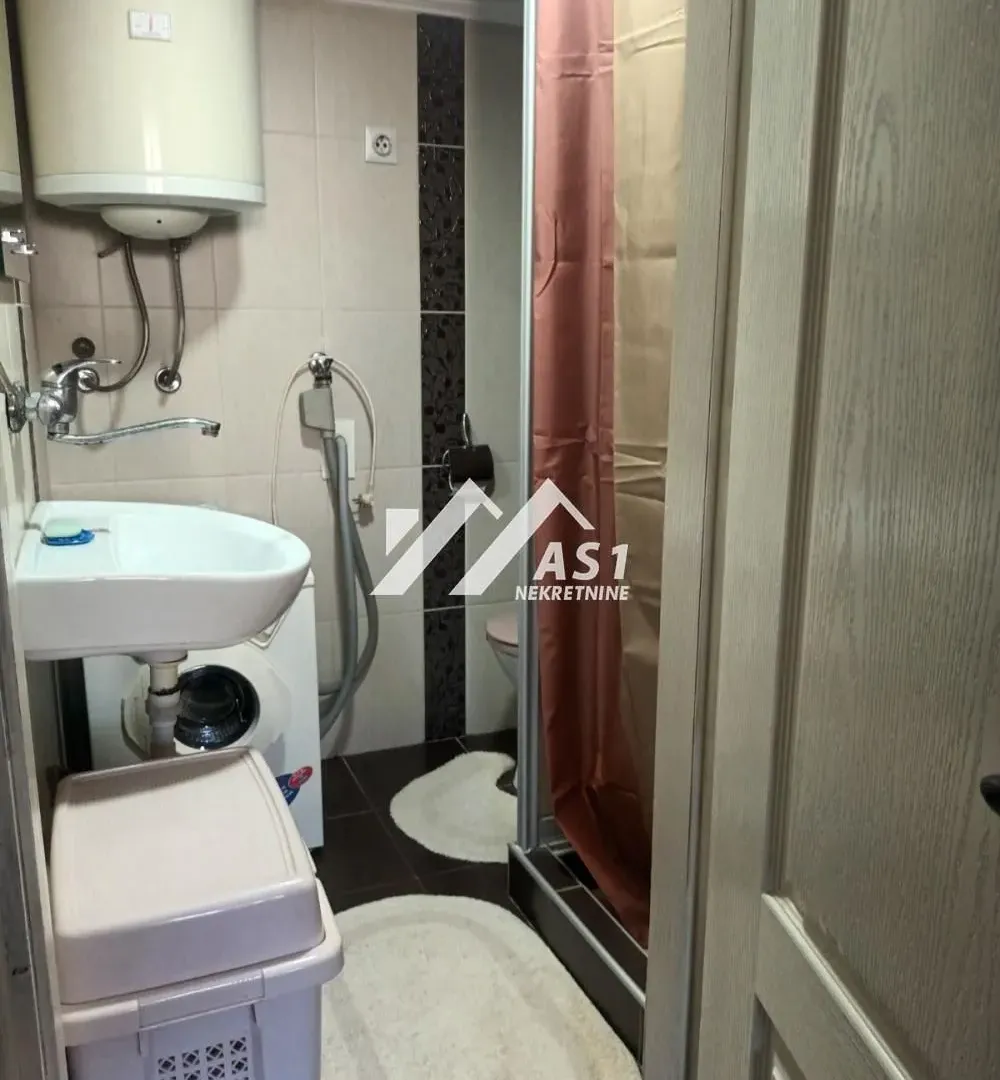 Izdavanje, jednosoban stan, 39m², Detelinara, Novi Sad Sve Podlokacije