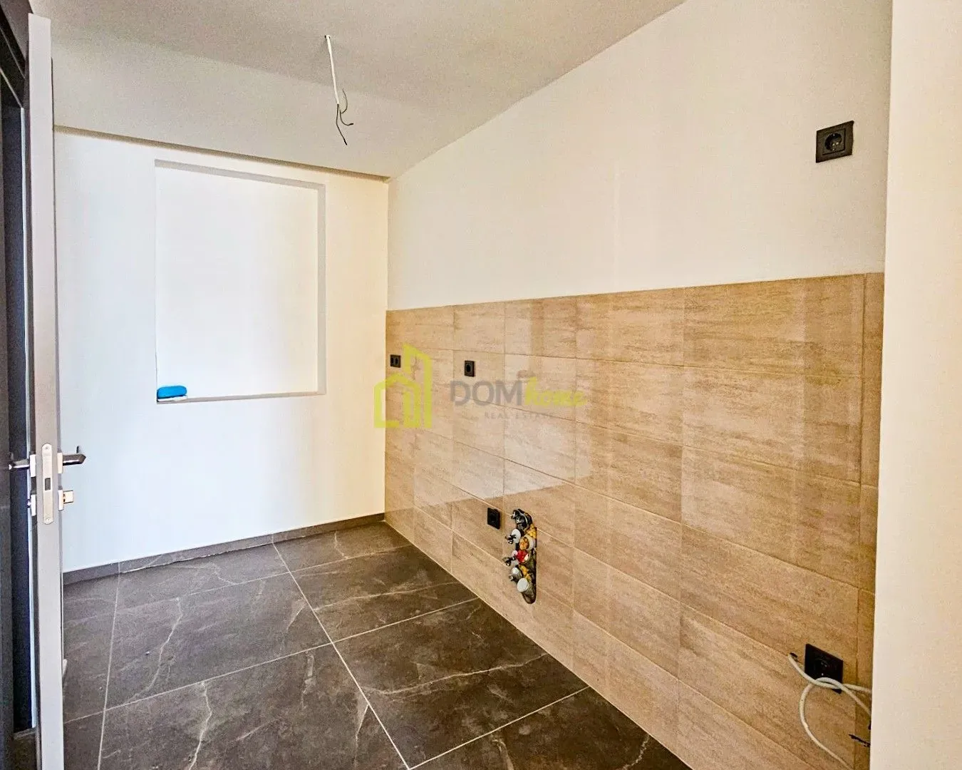 Sale, two bedroom apartment, 78m², Sveti Stefan, Budva