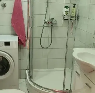 Izdavanje, dvosoban stan, 75m², Centar, Tivat - image 9