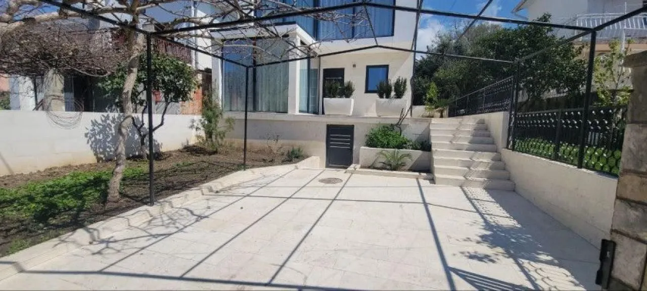 Prodaja, kuća, 138m², Dobra Voda, Budva