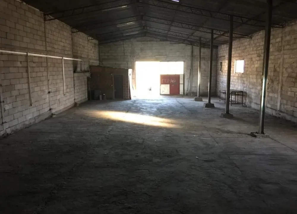 Izdavanje, poslovni prostor, 984m², Lipar, Jagodina