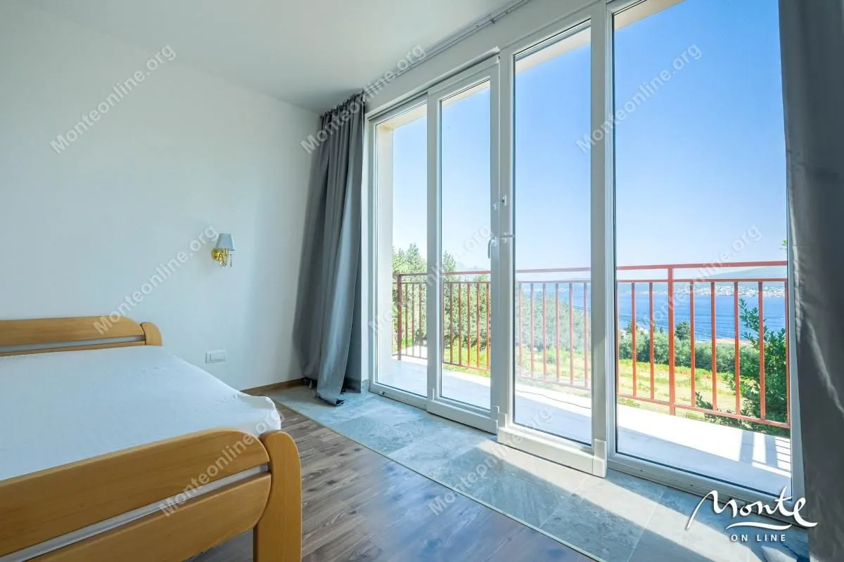Prodaja, kuća, 270m², Baošići, Herceg Novi