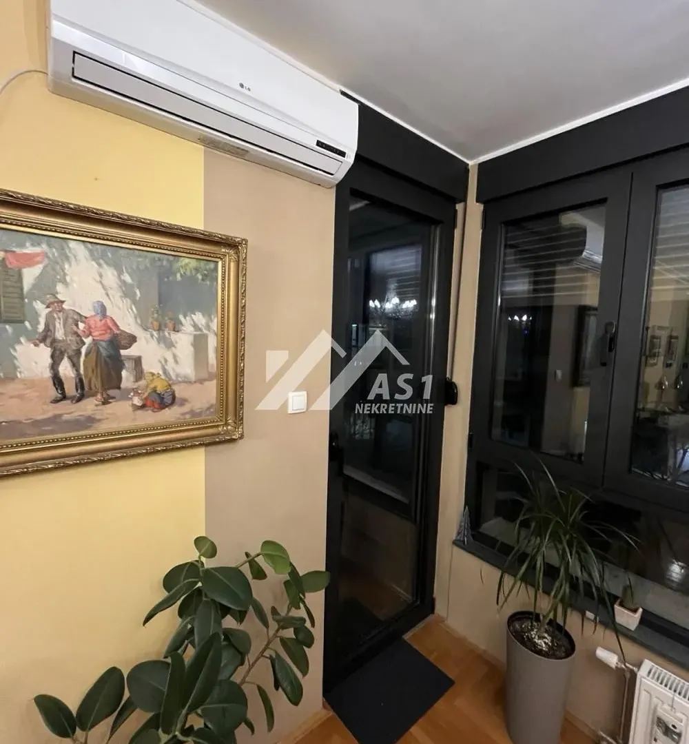 Izdavanje, dvosoban stan, 52m², Grbavica, Novi Sad Sve Podlokacije