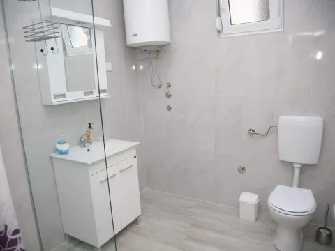 Rent, one bedroom apartment, 48m², Seljanovo, Tivat - image 6