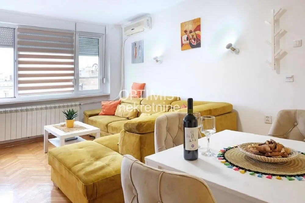 Rent, three bedroom apartment, 45m², Vračar Sve Podlokacije, Beograd