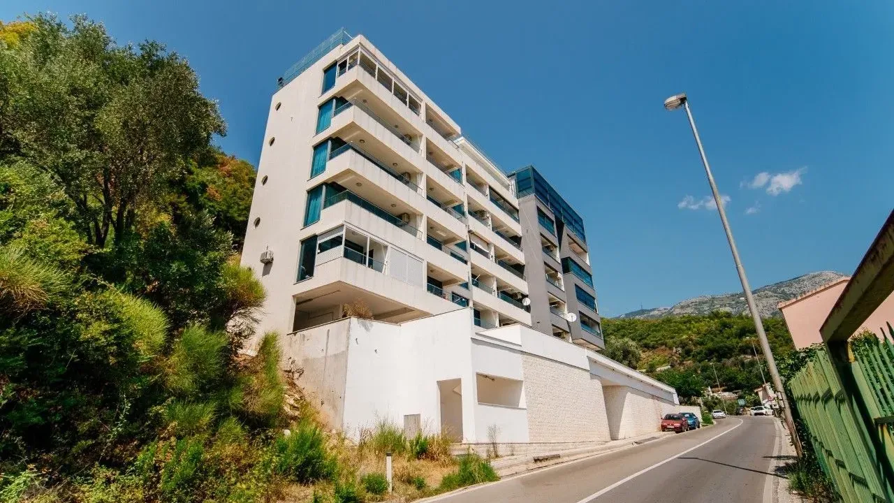 Prodaja, trosoban stan, 233m², Budva, Crna Gora