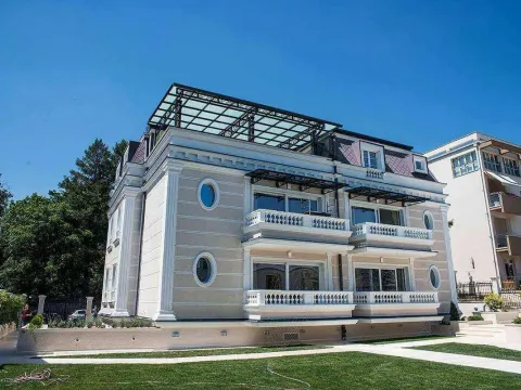 Izdavanje, kuća, 1400m², Savski Venac, Beograd