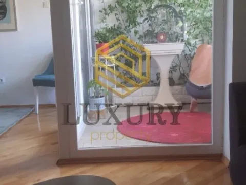 Izdavanje, trosoban stan, 100m², Blok 5, Podgorica - image 6