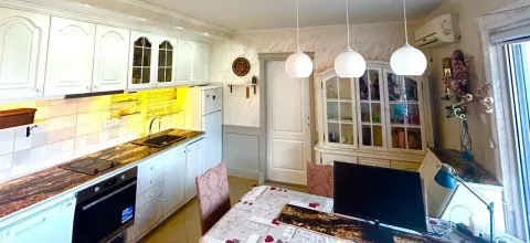 Izdavanje, trosoban stan, 85m², Babin Do, Budva - image 3
