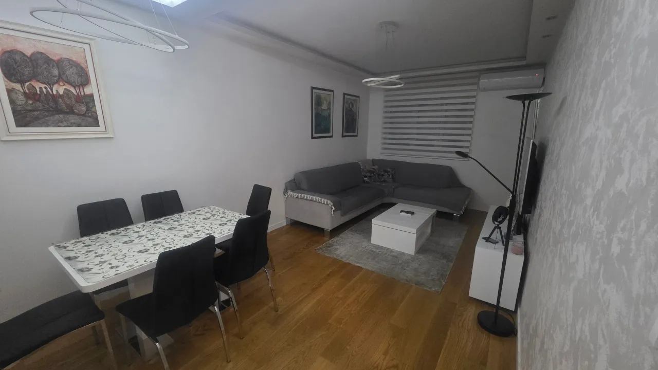 Izdavanje, dvosoban stan, 65m², Central Point, Podgorica