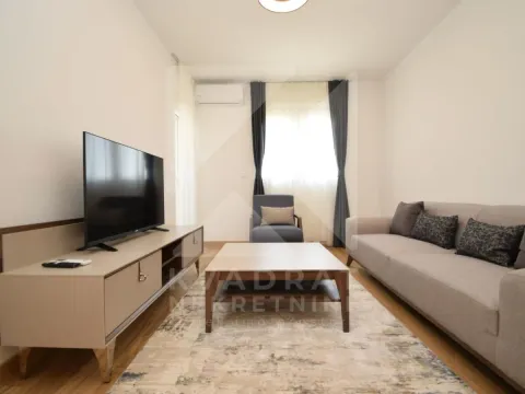 Izdavanje, jednosoban stan, 45m², New City, Podgorica - image 1
