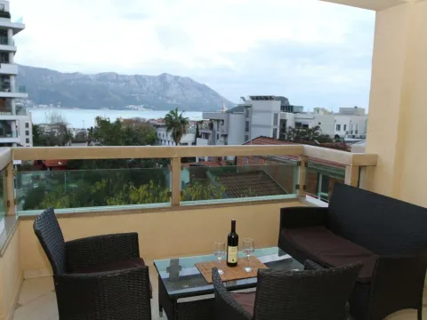 Rent, two bedroom apartment, 70m², Budva, Crna Gora - image 25
