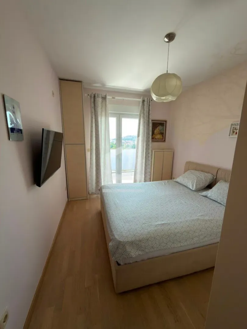 Izdavanje, dvosoban stan, 70m², City Kvart, Podgorica
